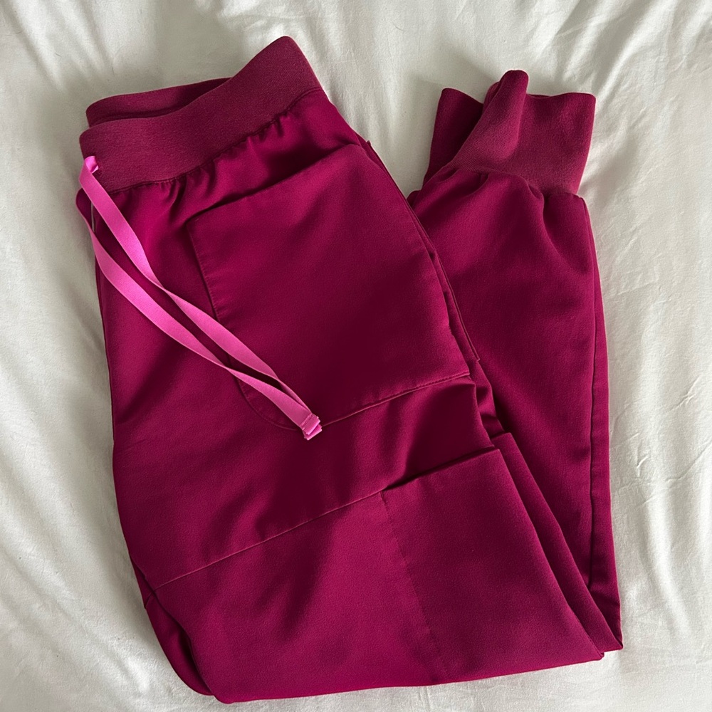 Figs Magenta Jogger Pants - Size M/P